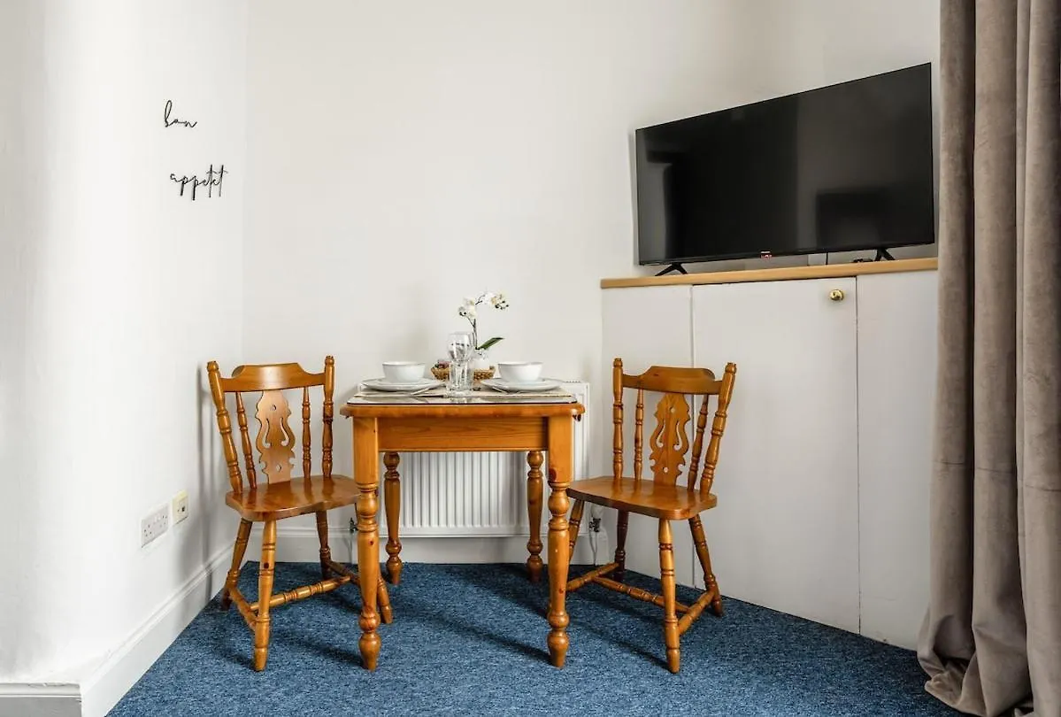 Cosy & Quiet Flat Near Haymarket Station Edimburgo 0*,  Regno Unito